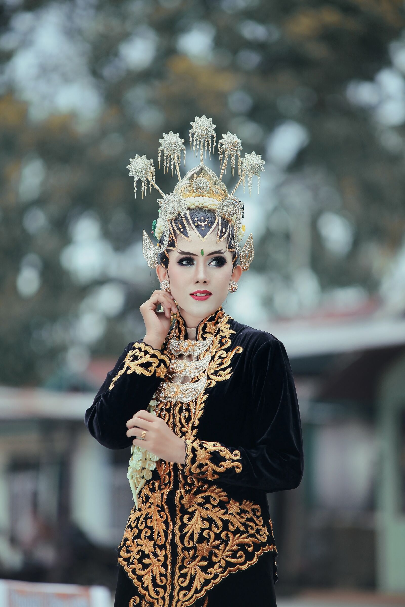 Canon EOS 5D Mark II sample photo. Java, women, yogyakarta photography