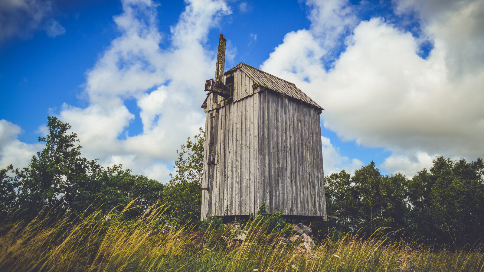 Nikon D3200 sample photo. Abandoned, agriculture, barn, clouds photography