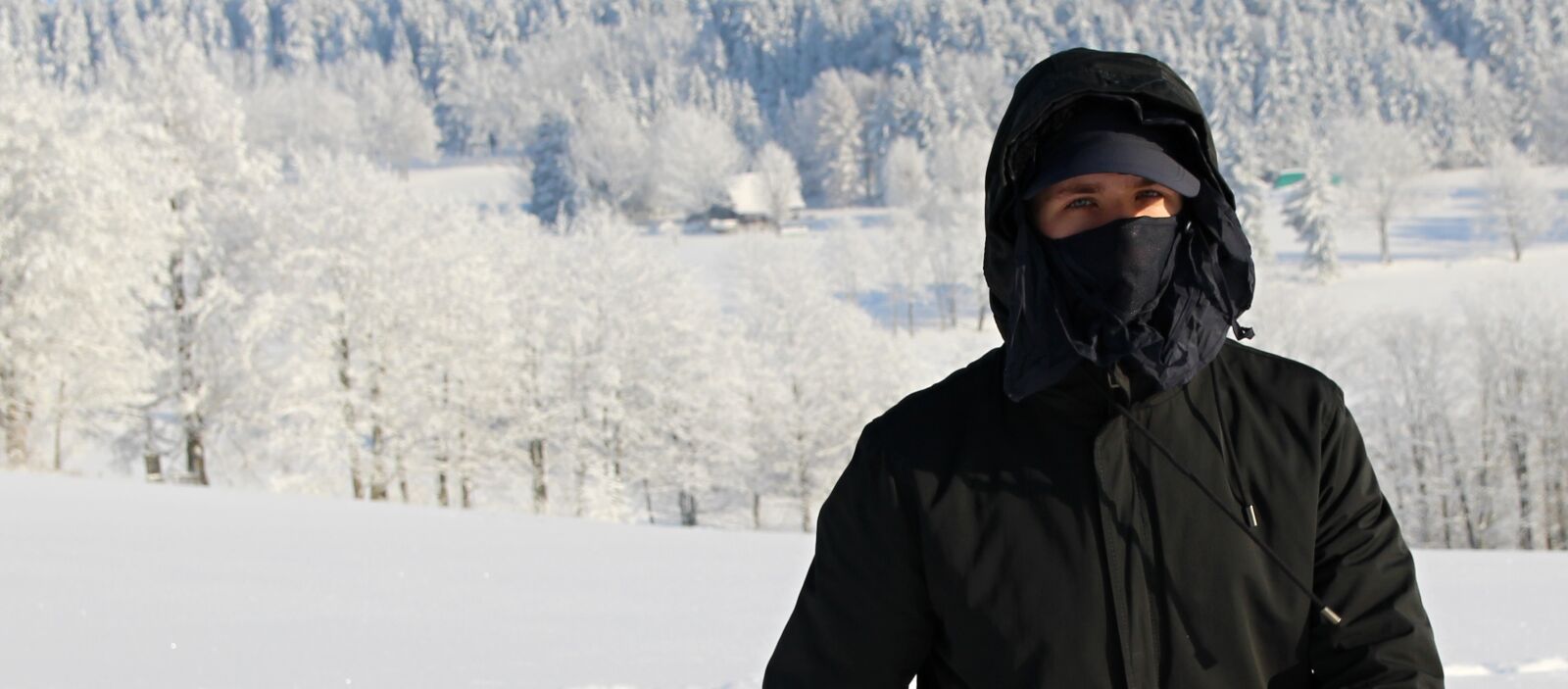 Canon EOS 100D (EOS Rebel SL1 / EOS Kiss X7) sample photo. Boy, winter, black photography