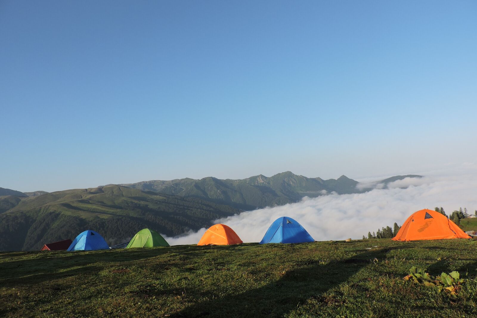 Nikon Coolpix P530 sample photo. Tent, camper, mountain photography