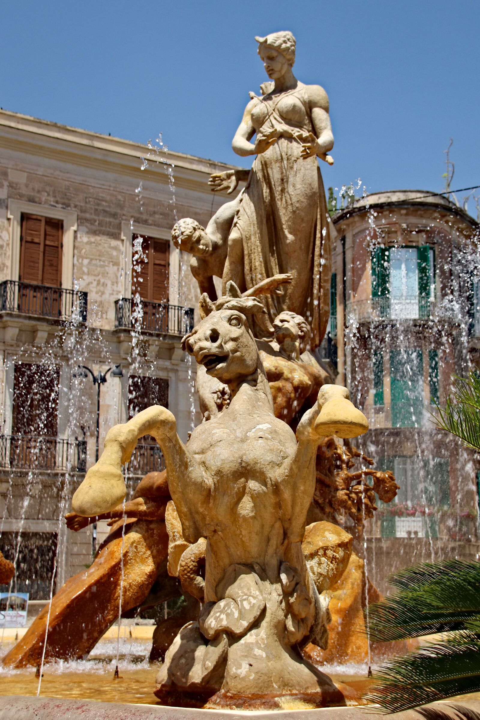 Canon EOS 77D (EOS 9000D / EOS 770D) sample photo. Fountain, statue, stone photography