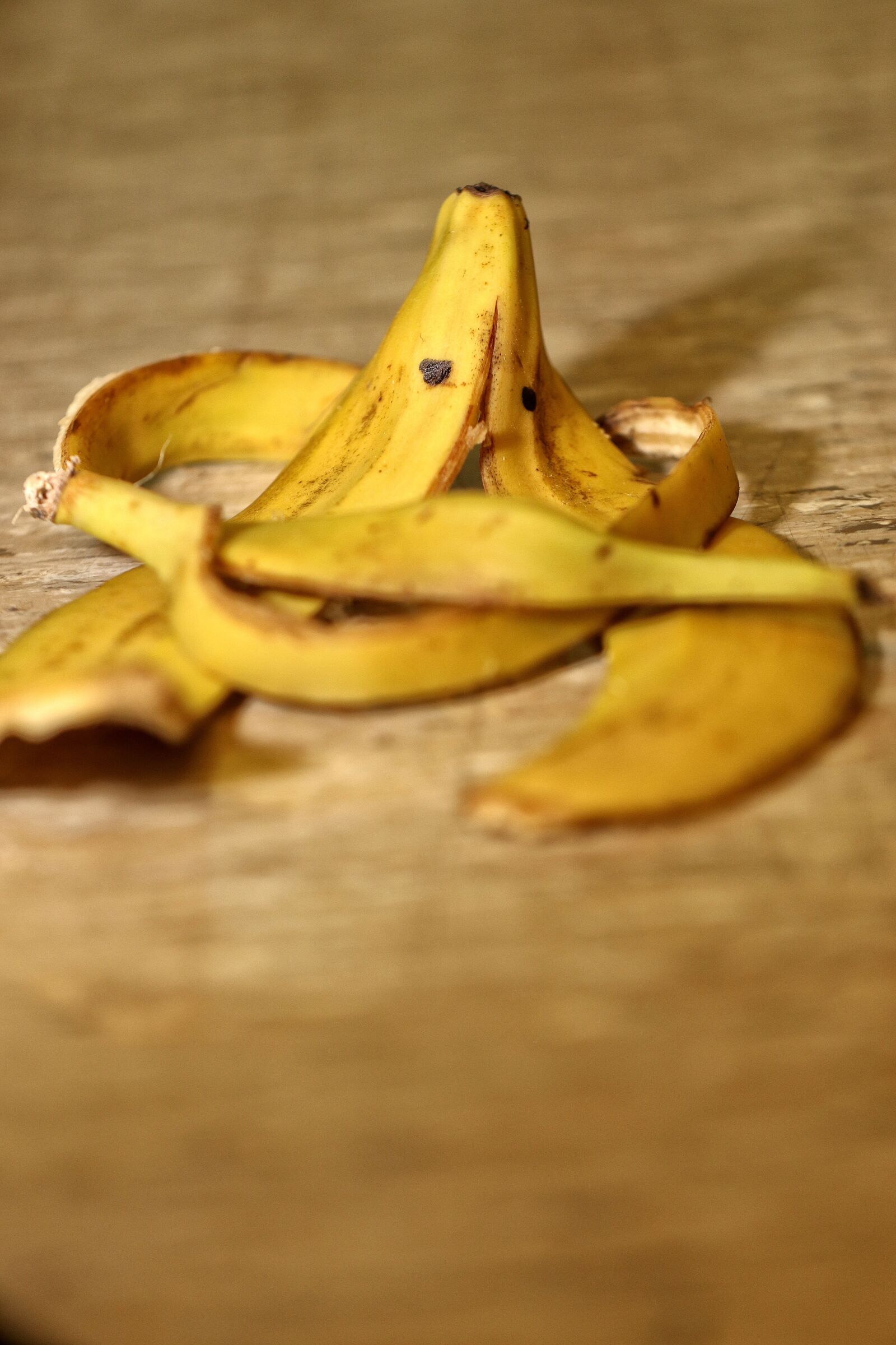 Canon EOS 7D Mark II sample photo. Banana, fun, yellow photography