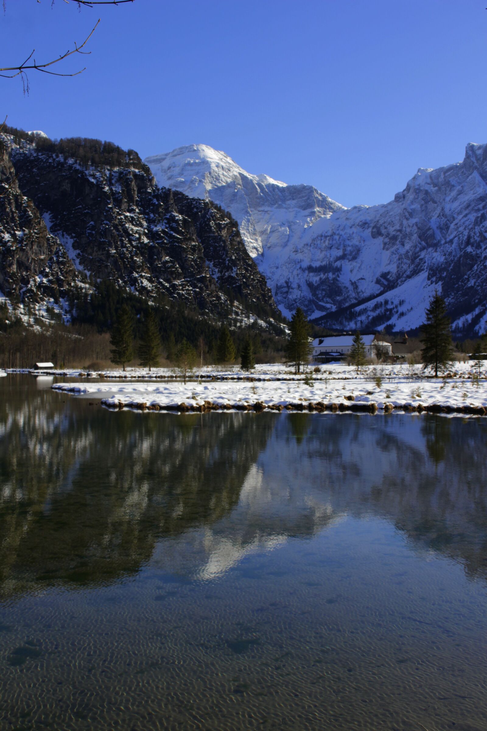 Canon EOS 100D (EOS Rebel SL1 / EOS Kiss X7) sample photo. Mountain, water, lake photography
