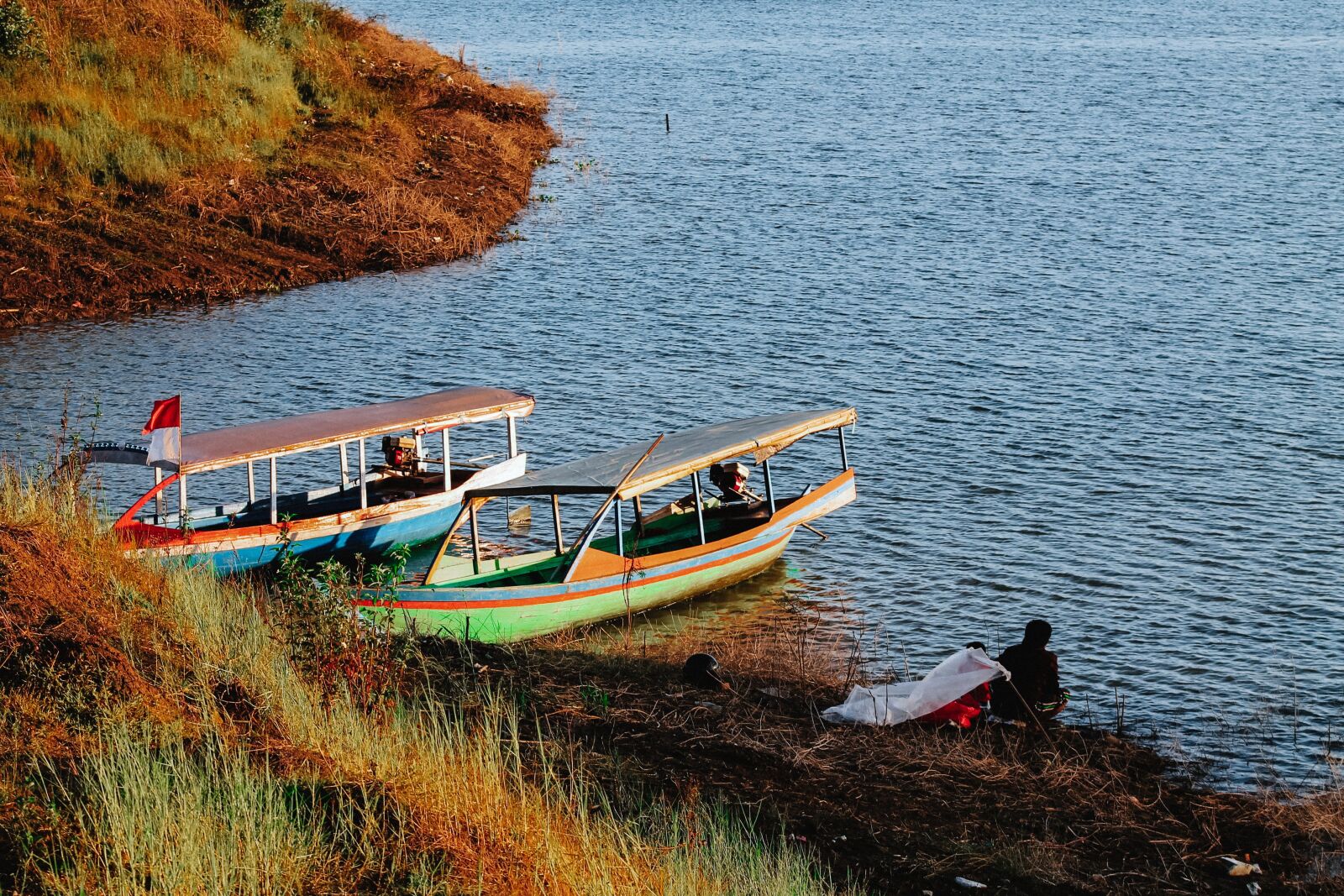 Canon EOS 1100D (EOS Rebel T3 / EOS Kiss X50) sample photo. Indonesian, boat, fishermen photography