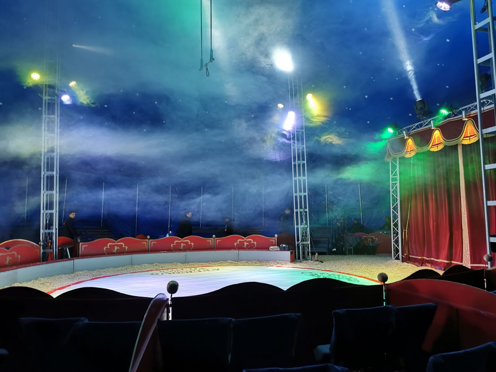 HUAWEI P30 Pro sample photo. Circus, stage, event photography