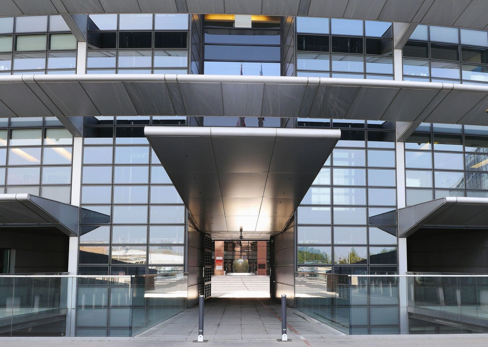 Panasonic Lumix DMC-GH3 sample photo. Architecture, construction, modern, facade photography