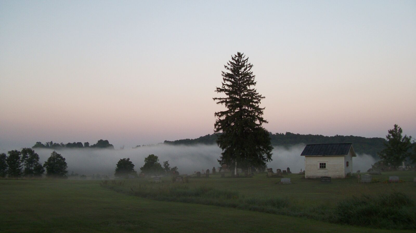 Kodak EASYSHARE C182 DIGITAL CAMERA sample photo. Cemetery, fog, dawn photography