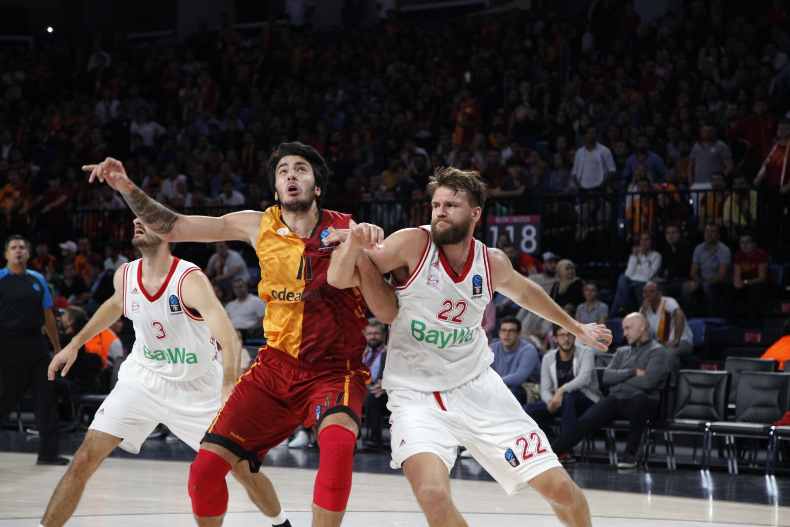 Canon EOS 5D Mark II sample photo. Galatasaray, odeabank, bayern photography