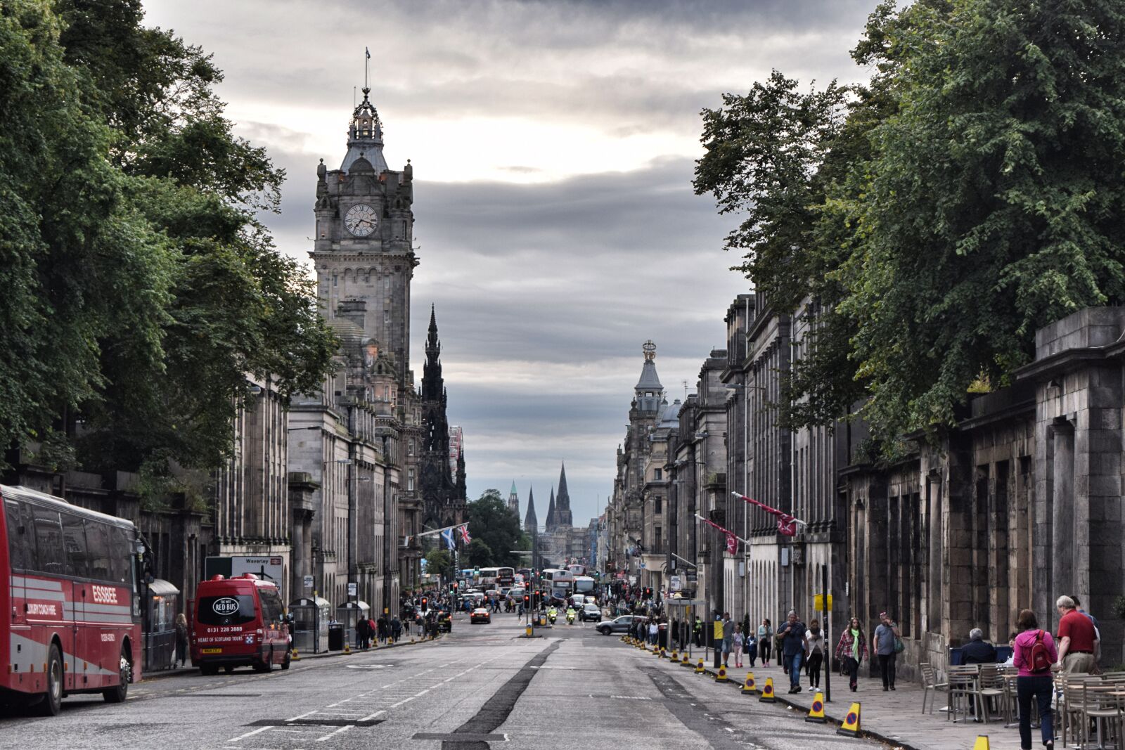 Nikon D3300 sample photo. Edinburgh, scotland, road photography