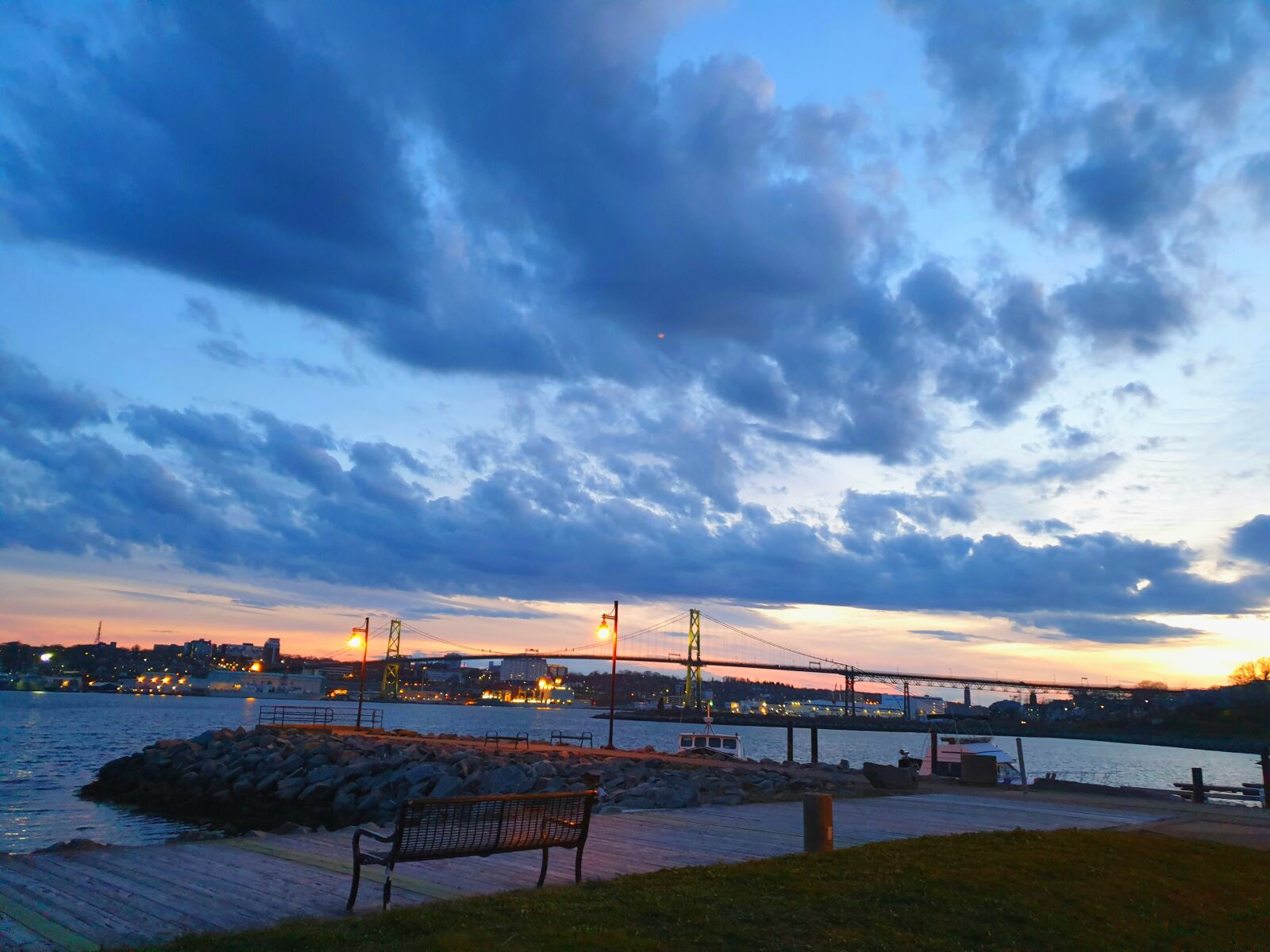 Samsung Galaxy Note9 sample photo. Night photography, bridge, twilight photography