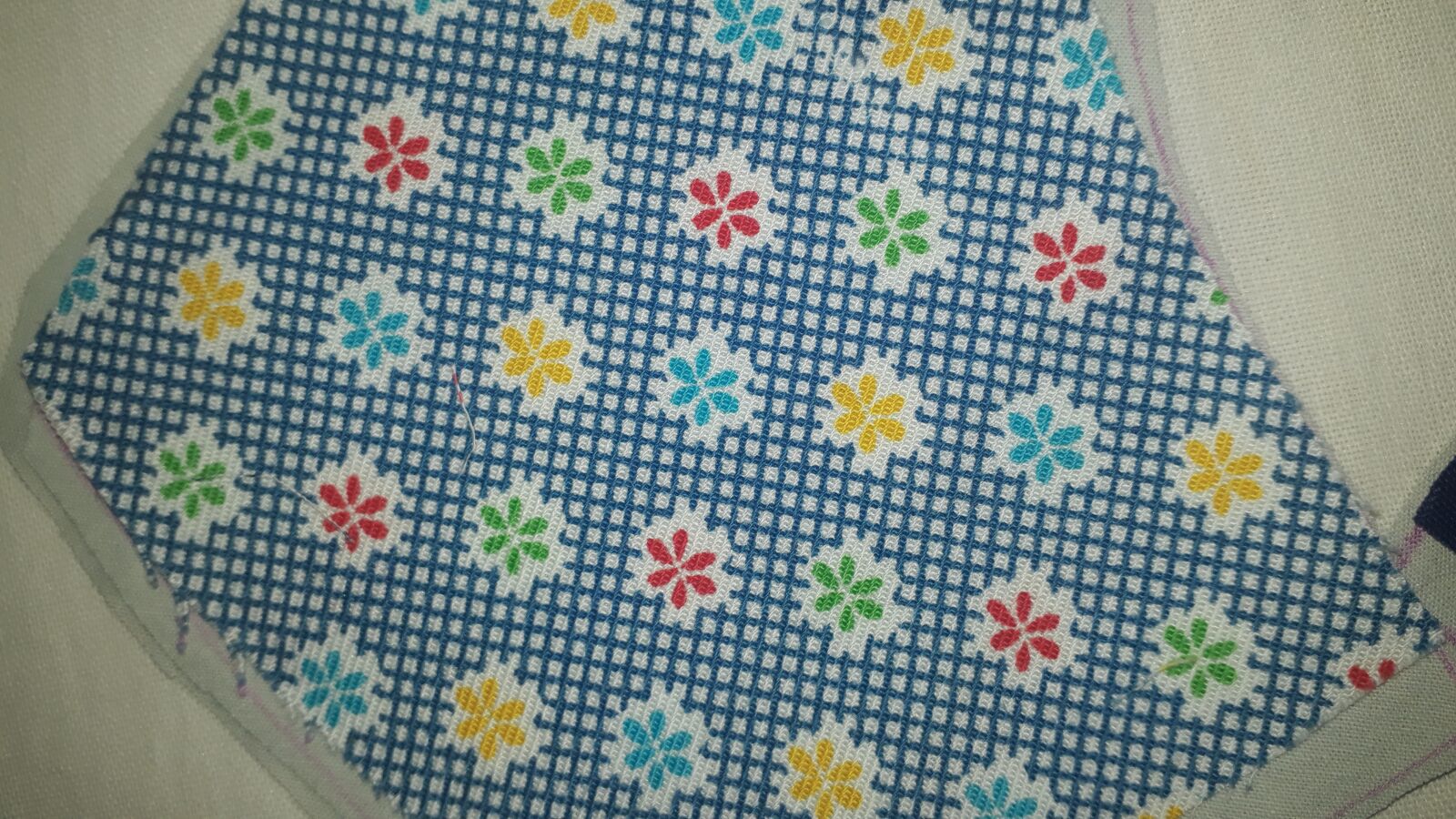 Samsung Galaxy J7 Prime sample photo. Colour, flowers, design photography