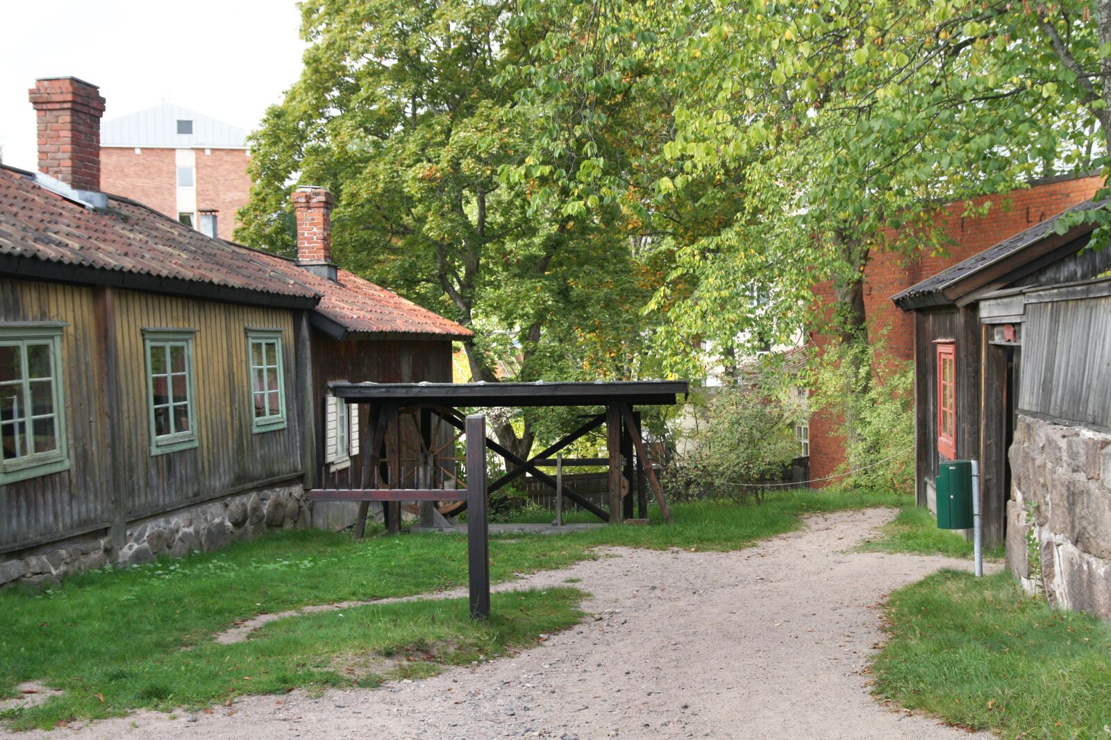 Canon EOS 450D (EOS Rebel XSi / EOS Kiss X2) sample photo. Finland, turku, the monastery photography