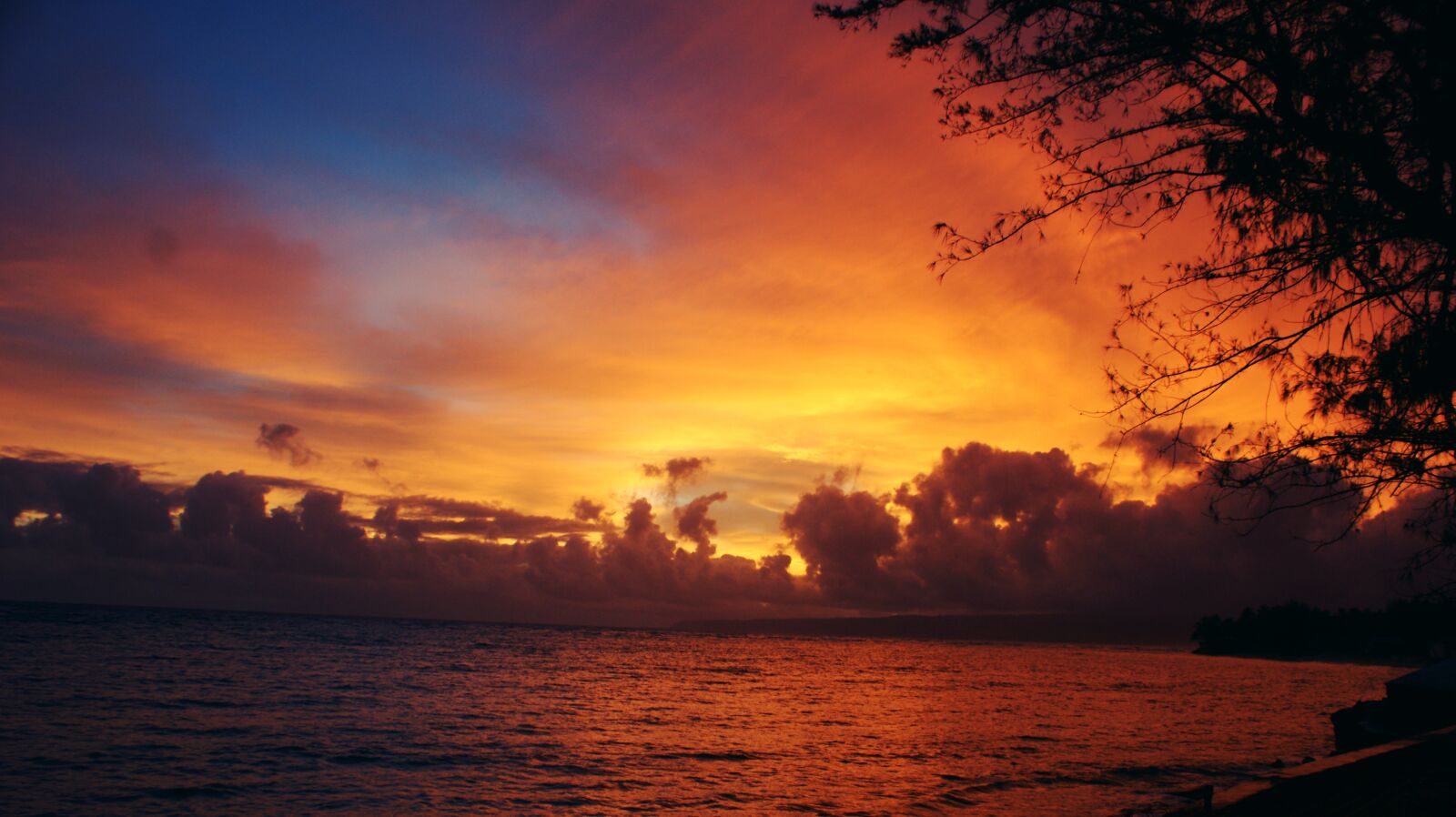 Sony Alpha DSLR-A350 sample photo. Sunrise, hawaii, landscape photography