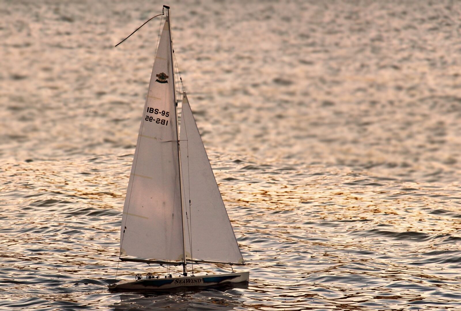 Canon EOS 100D (EOS Rebel SL1 / EOS Kiss X7) sample photo. Sailing boat, sailing yacht photography