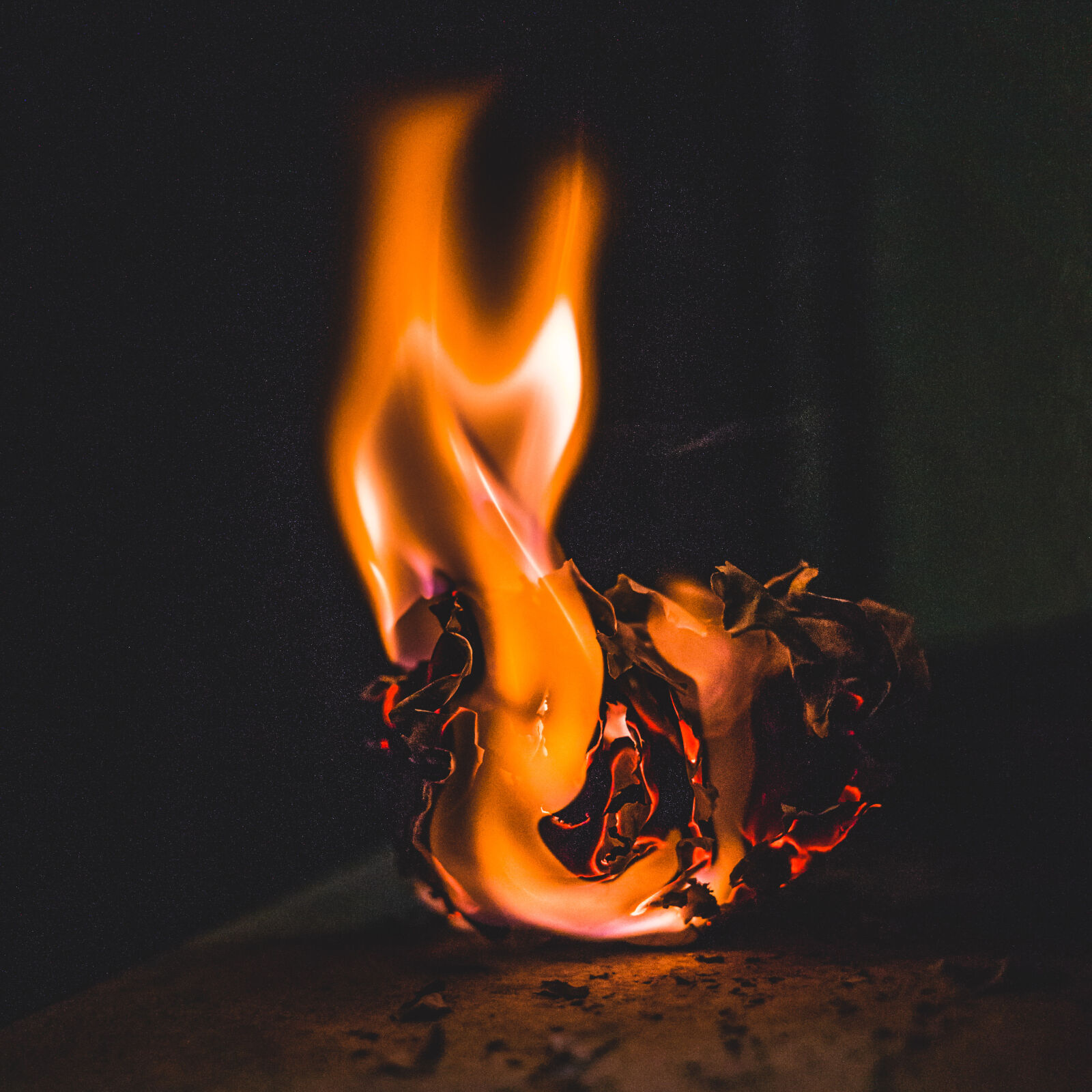 Samsung NX 16mm F2.4 Pancake sample photo. Experiment, fire, home, today photography