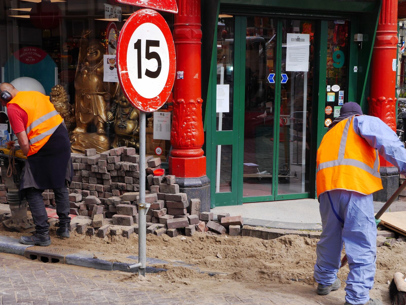 Panasonic Lumix DMC-GF6 sample photo. Street, workers, amsterdam photography