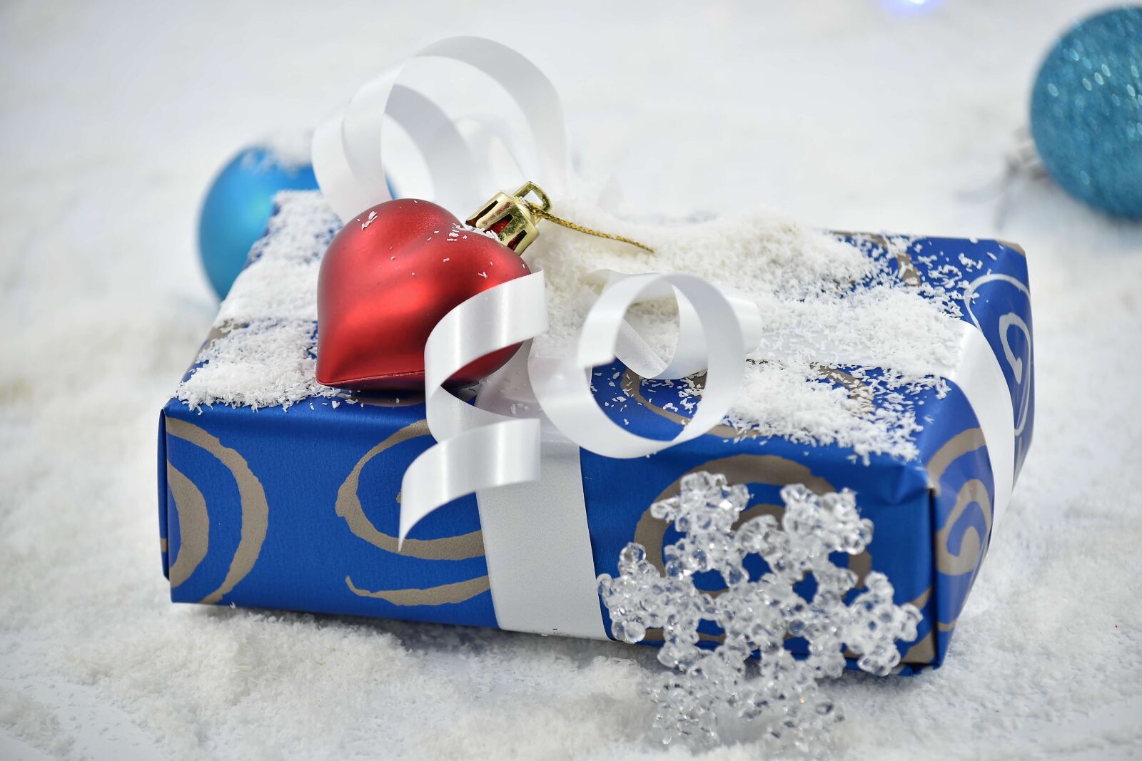 Nikon D5500 sample photo. Birthday, decoration, gift, heart photography