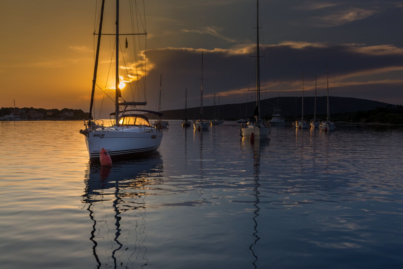 Canon EOS 700D (EOS Rebel T5i / EOS Kiss X7i) sample photo. Buoy field, sunset, mood photography