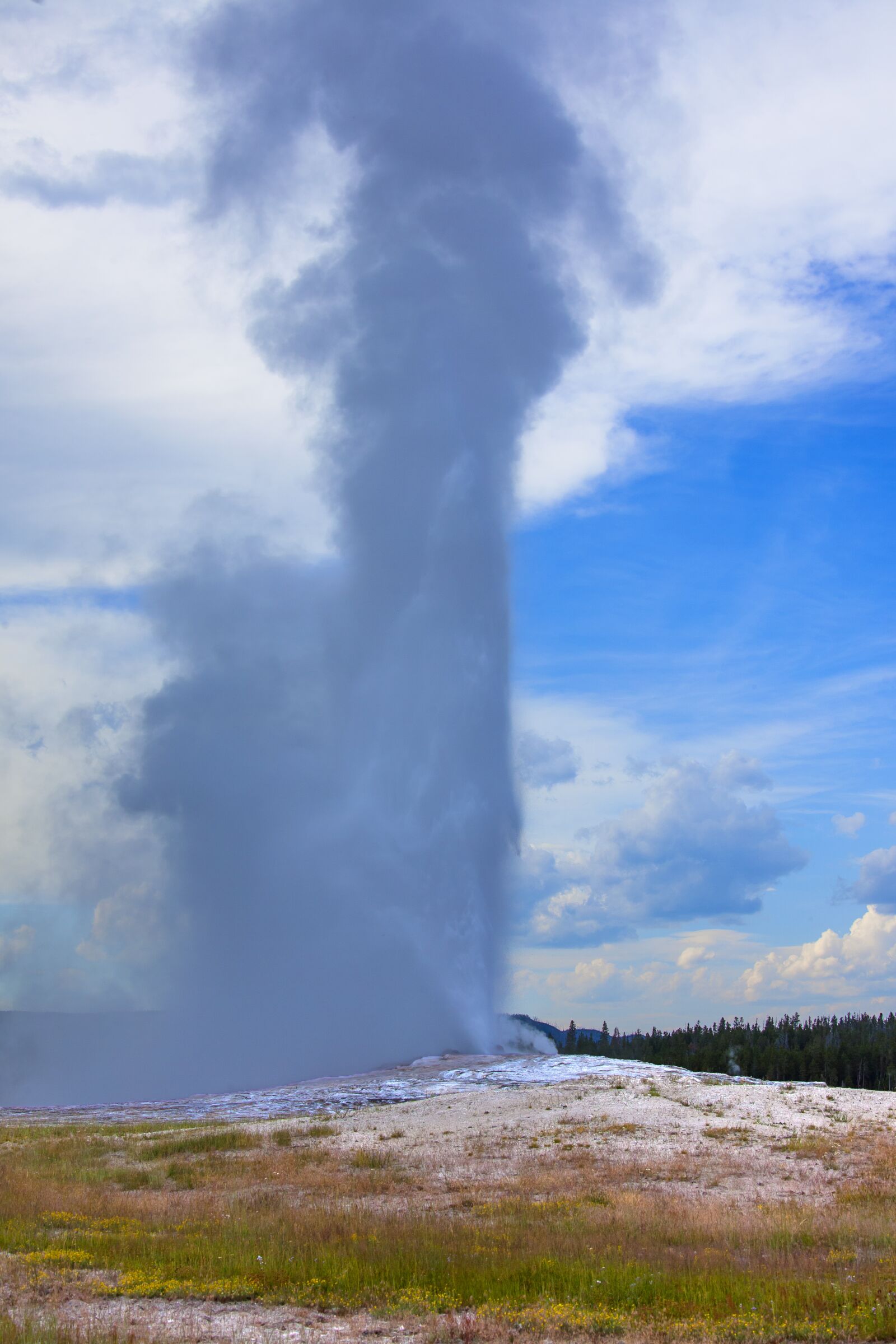 Canon EOS 5D Mark II sample photo. Geyser, yellowstone, water photography