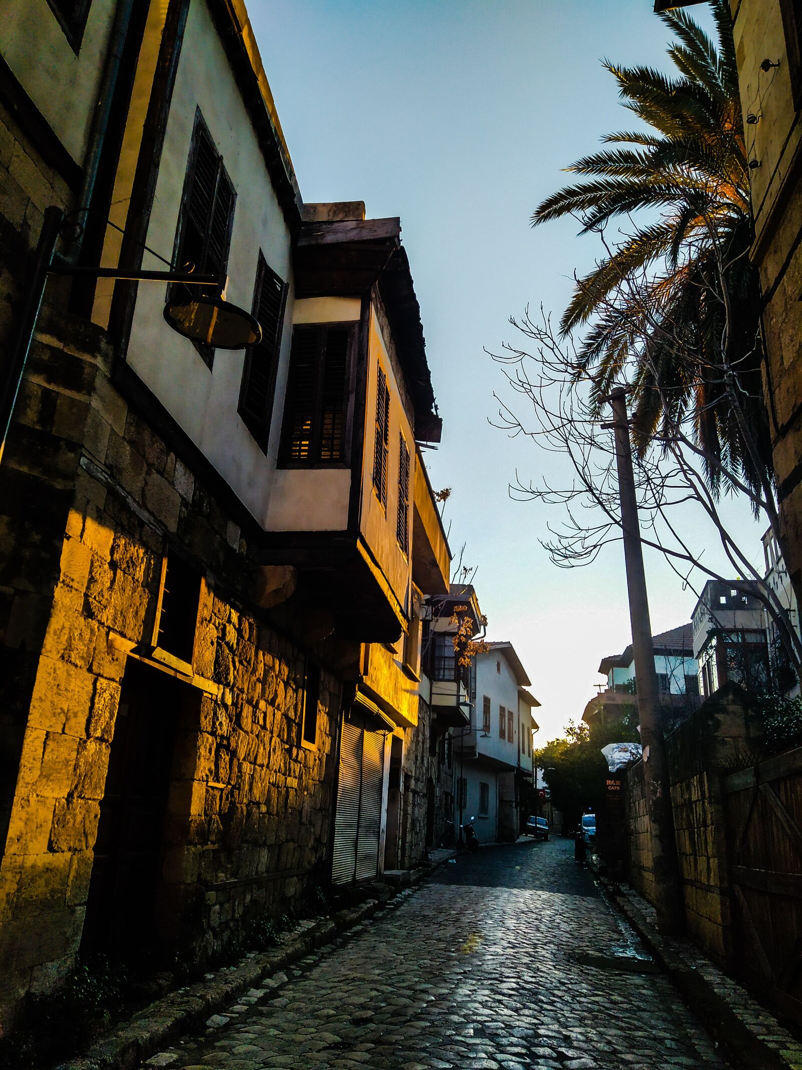 Xiaomi Redmi Note 7 sample photo. Myrtle, tarsus, street photography