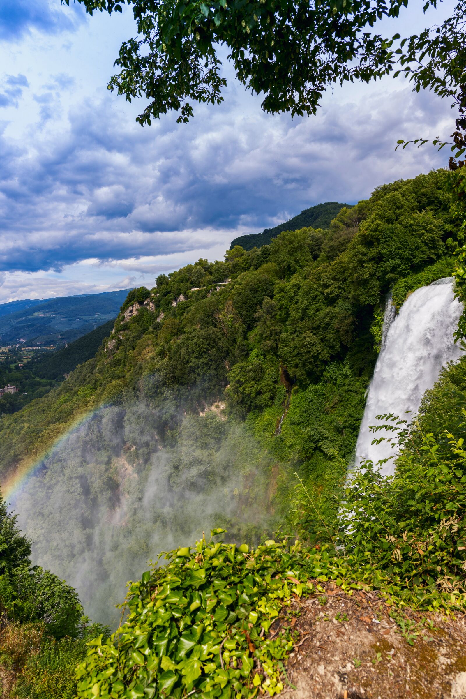 Canon EF 24-105mm F4L IS II USM sample photo. Umbria, waterfall, italy photography