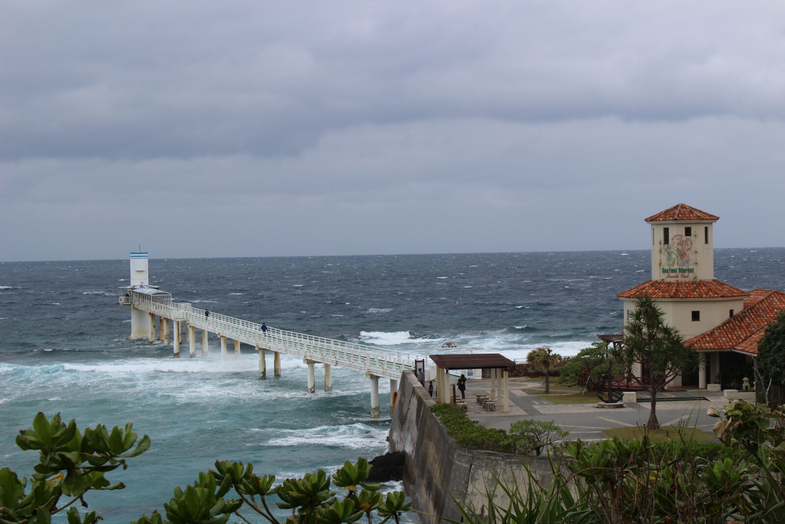 Canon EOS 100D (EOS Rebel SL1 / EOS Kiss X7) sample photo. Okinawa prefecture, sea, beach photography