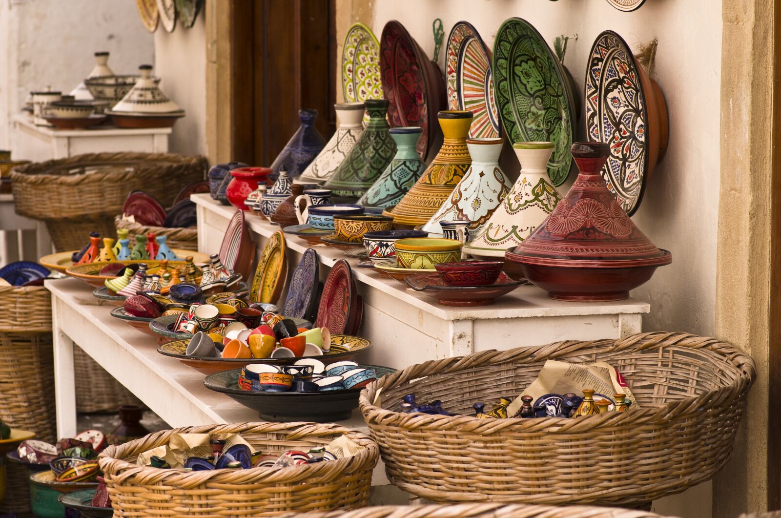 Pentax K-30 sample photo. Tajine, pottery, colorful photography