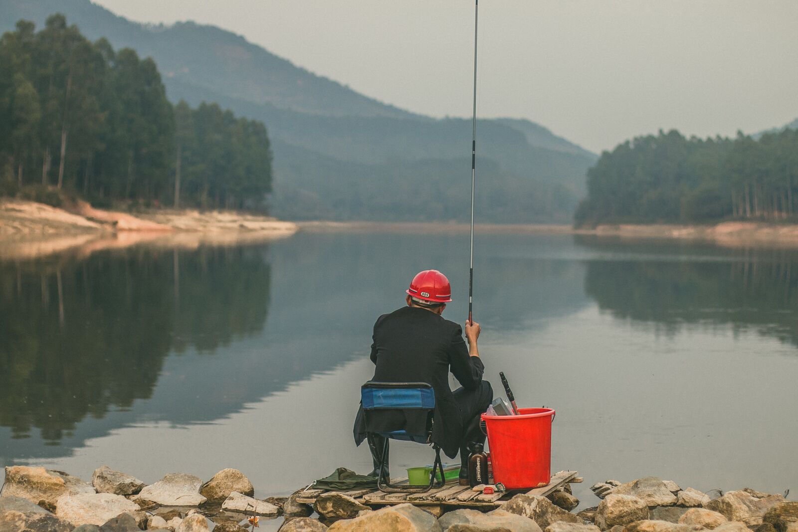 Canon EOS 70D + Canon EF 50mm F1.4 USM sample photo. Reservoir, anglers, lonely photography