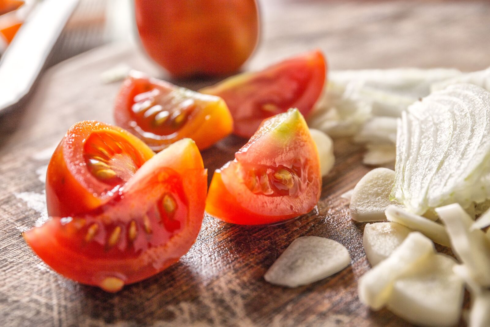 Canon EF 24-70mm F4L IS USM sample photo. Tomato, food, red photography