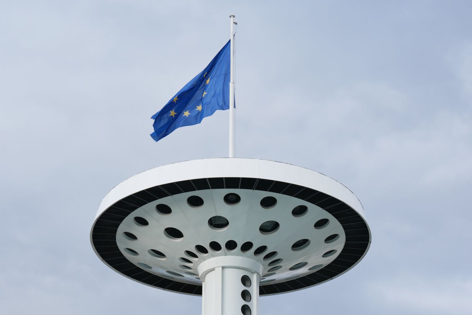 Panasonic DMC-G81 sample photo. Europe flag, mast, platform photography