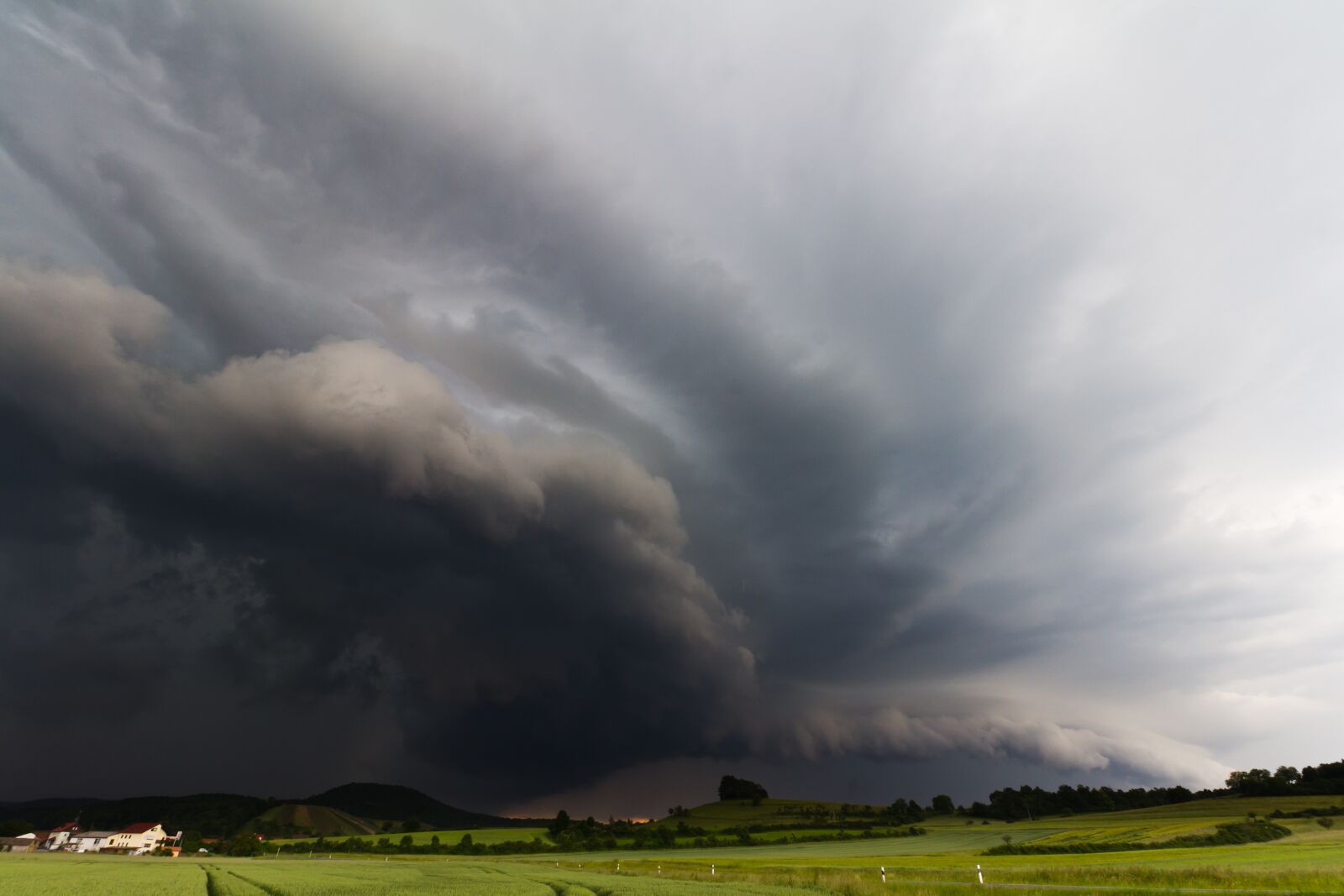 Canon EOS 60D sample photo. Thunderstorm, storm, forward photography
