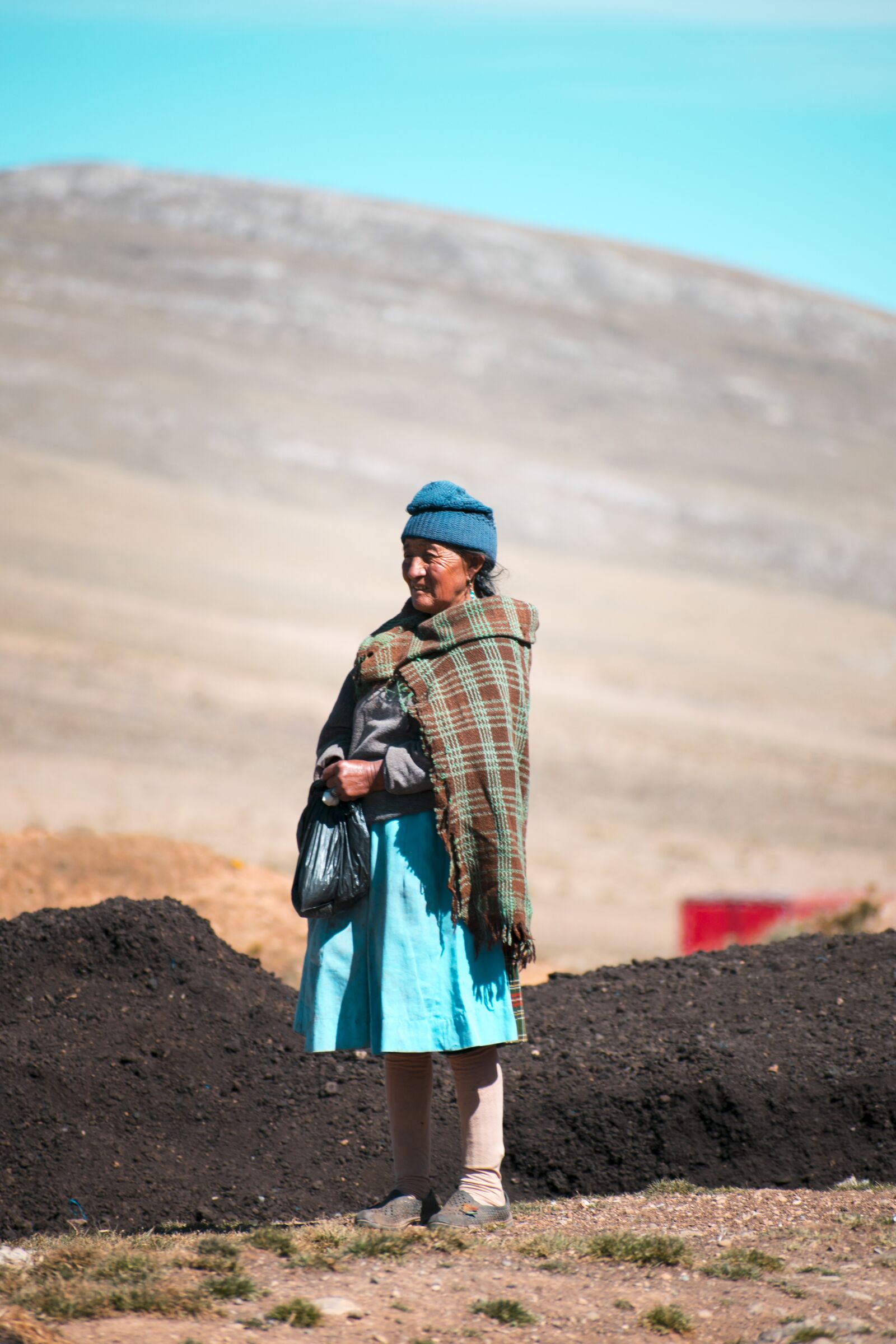 Nikon D3300 sample photo. Peruvian woman, agriculture, elderly photography