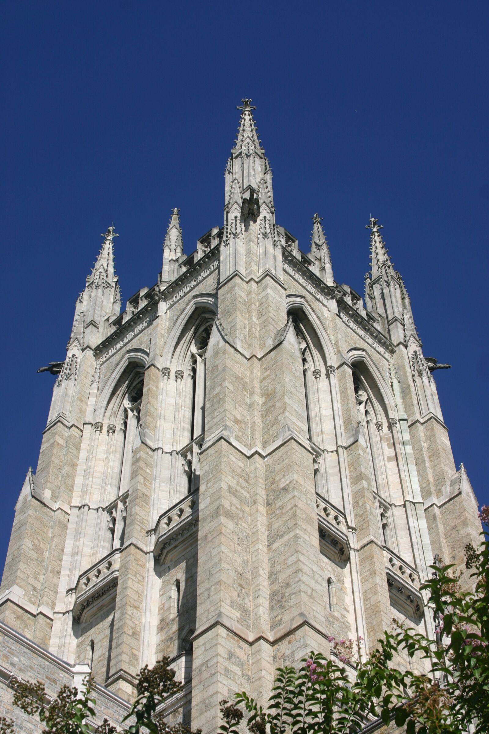 Canon EOS 300D (EOS Digital Rebel / EOS Kiss Digital) sample photo. Philadelphia, cathedral, presence photography