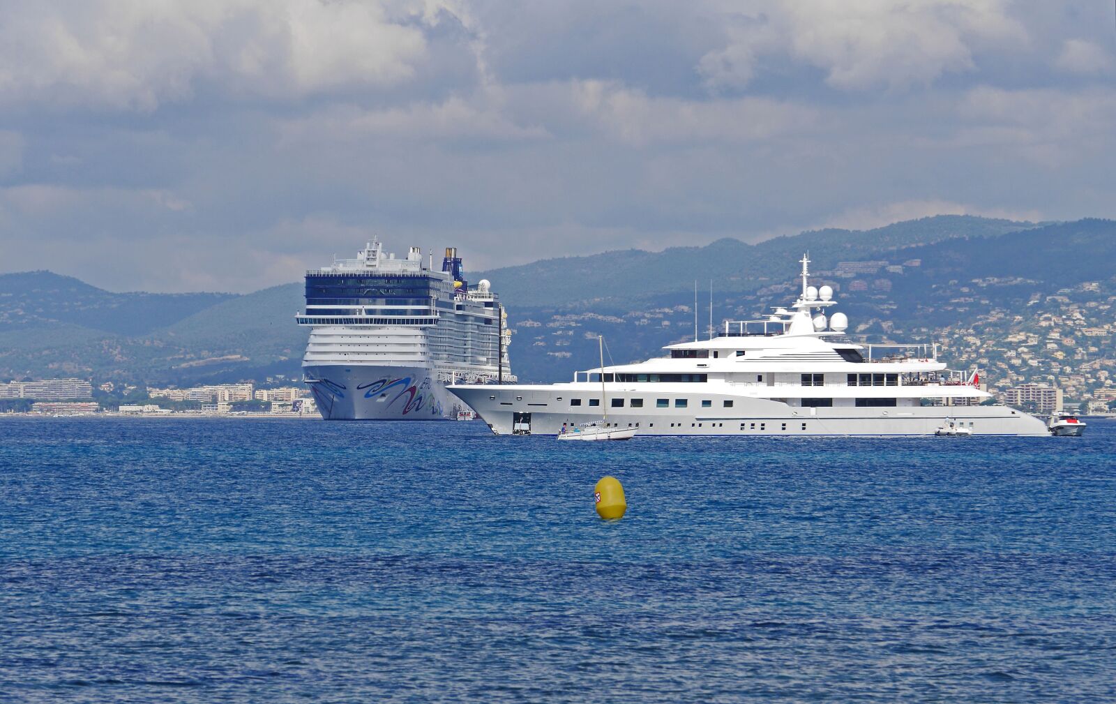 Panasonic Lumix DMC-GH3 sample photo. Crusaders, bay, cannes photography