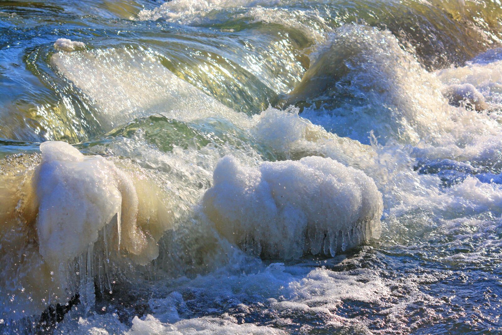 Canon EOS 1000D (EOS Digital Rebel XS / EOS Kiss F) sample photo. Waters, nature, river photography