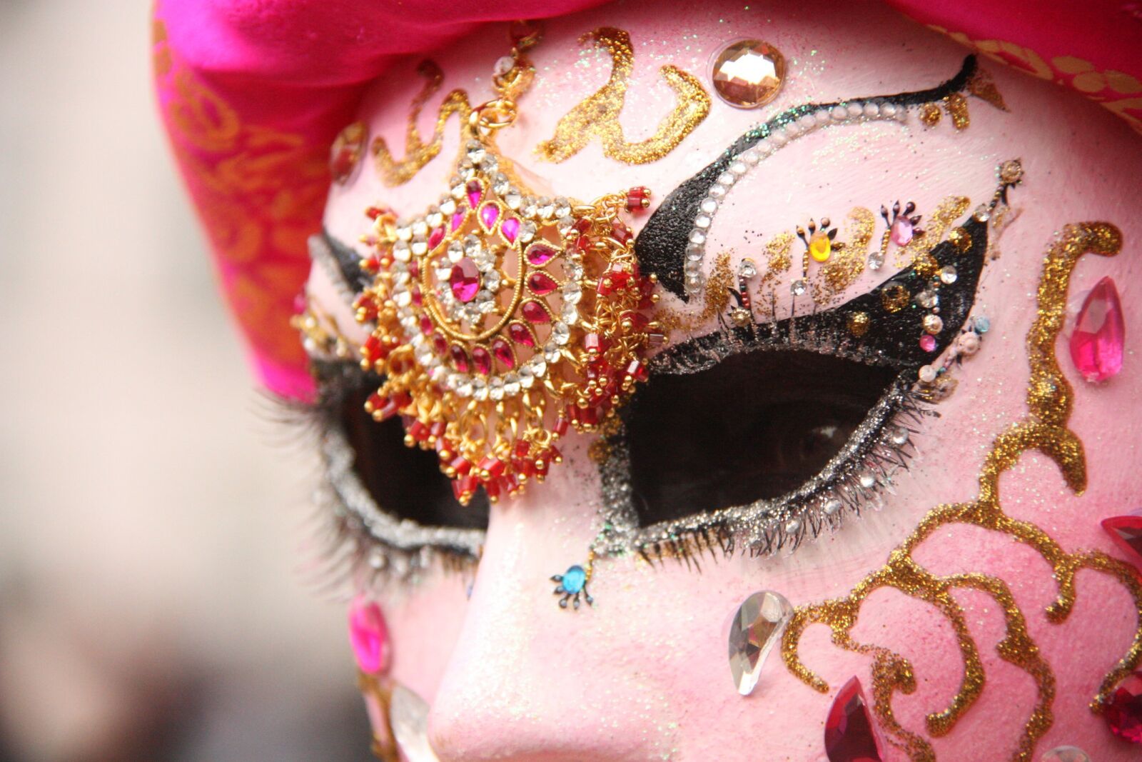 Canon EOS 450D (EOS Rebel XSi / EOS Kiss X2) sample photo. Venetian, remiremont, mask photography