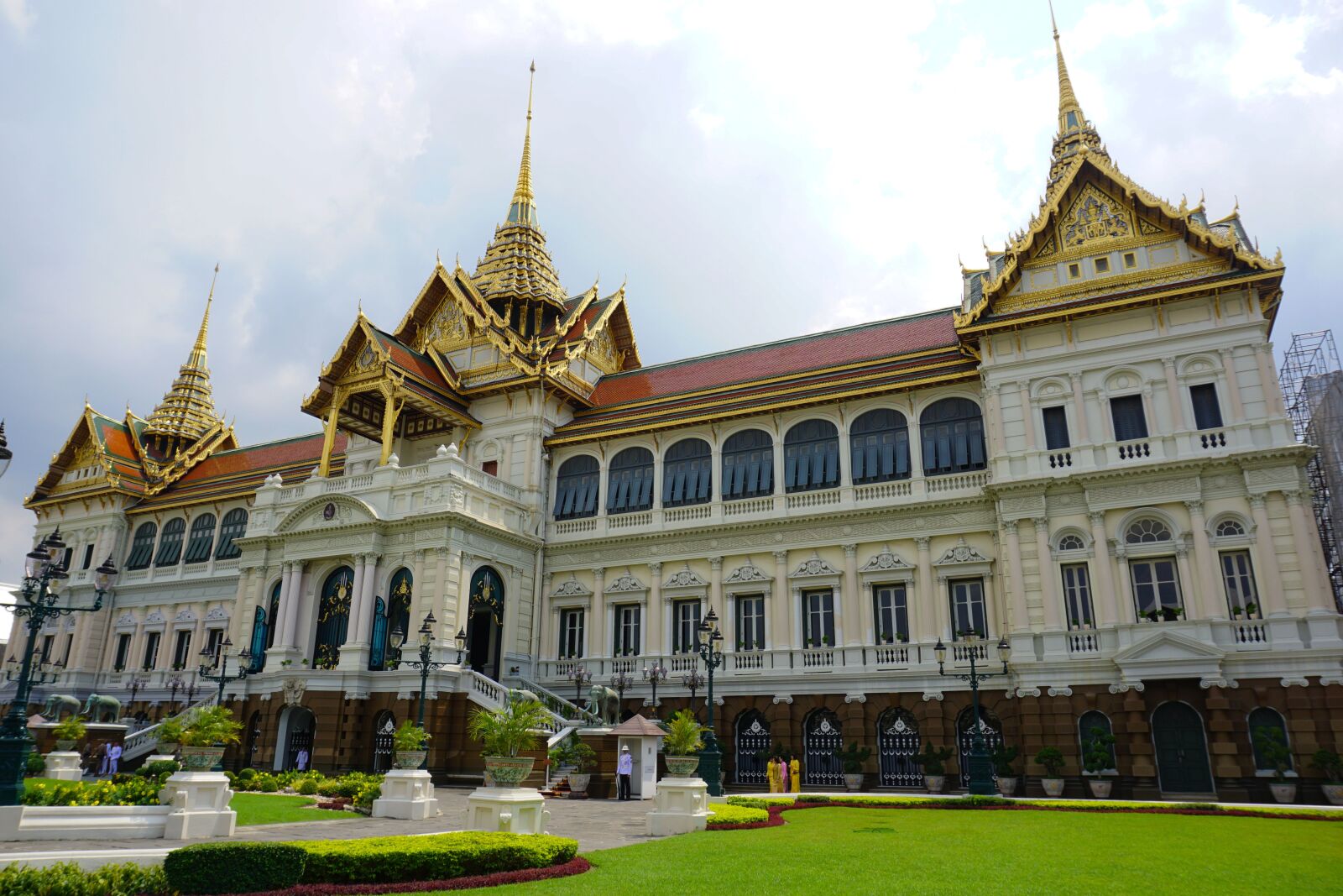 Sony E 16-50mm F3.5-5.6 PZ OSS sample photo. Royal, palace, thailand photography