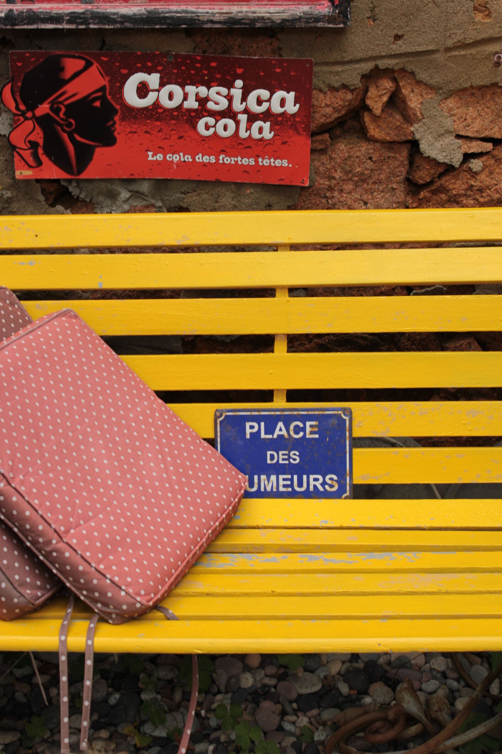 Canon EOS 500D (EOS Rebel T1i / EOS Kiss X3) sample photo. Smoking, corsica, bank photography