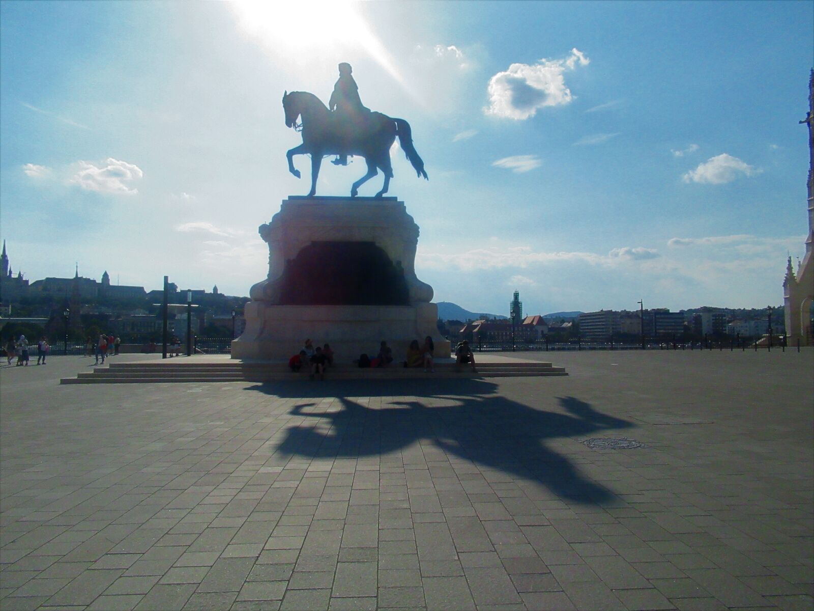 Canon PowerShot SX620 HS sample photo. Sunlight, statue, budapest photography
