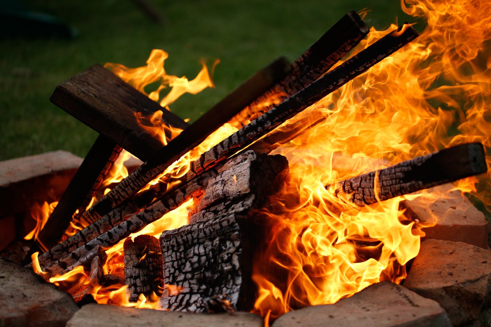 Canon EOS 5D Mark III sample photo. Fire, flame, burn photography