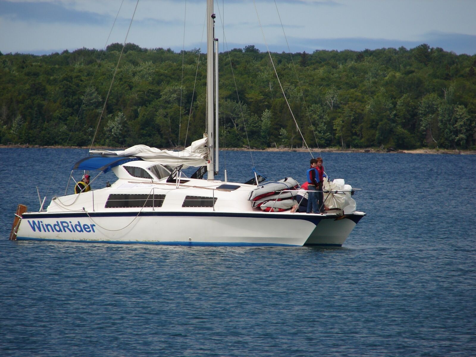 Sony DSC-H1 sample photo. Catamaran, sailboat, sailing photography