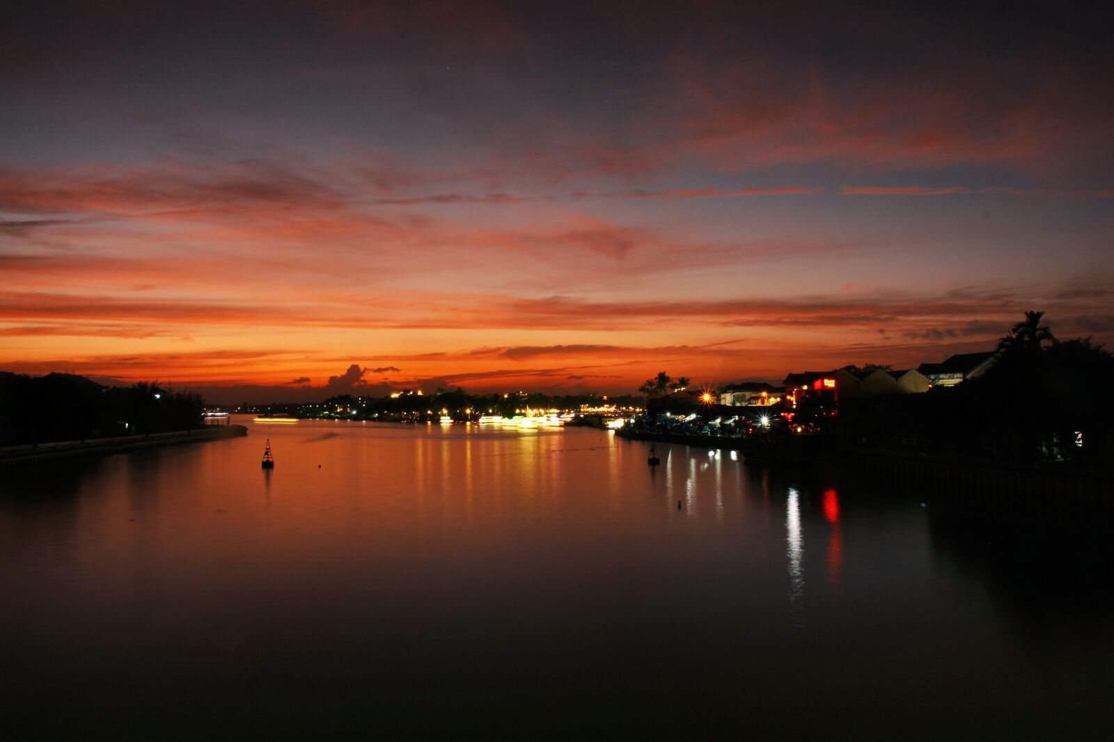 Canon EOS 700D (EOS Rebel T5i / EOS Kiss X7i) sample photo. Hoi an, sunset, city photography