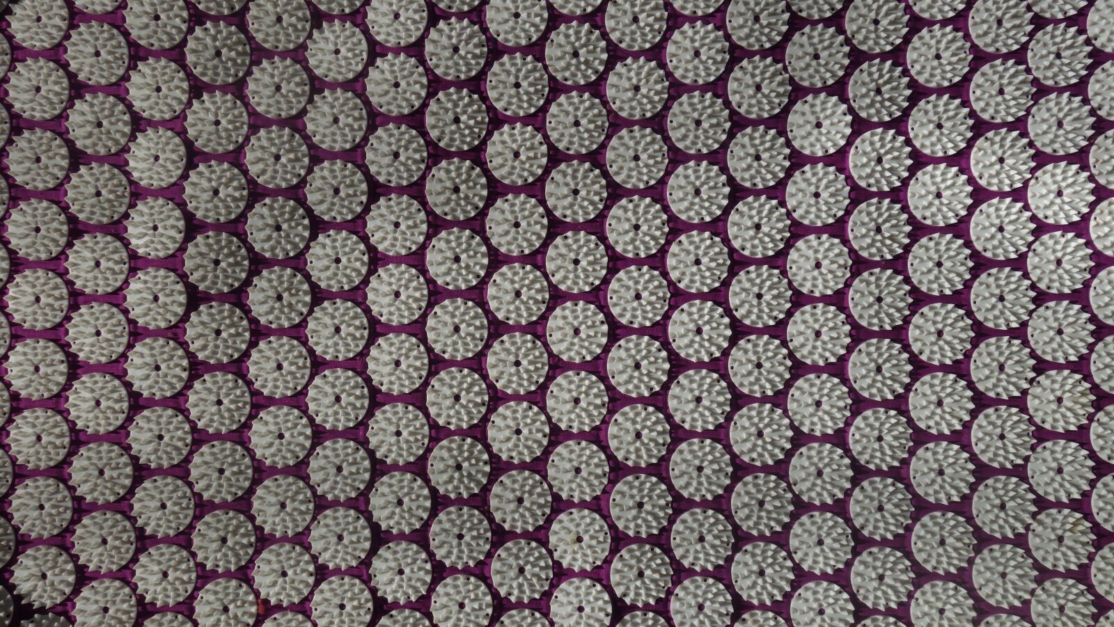 Sony Cyber-shot DSC-RX100 II sample photo. Akkupressurmatte, pattern, regularly photography