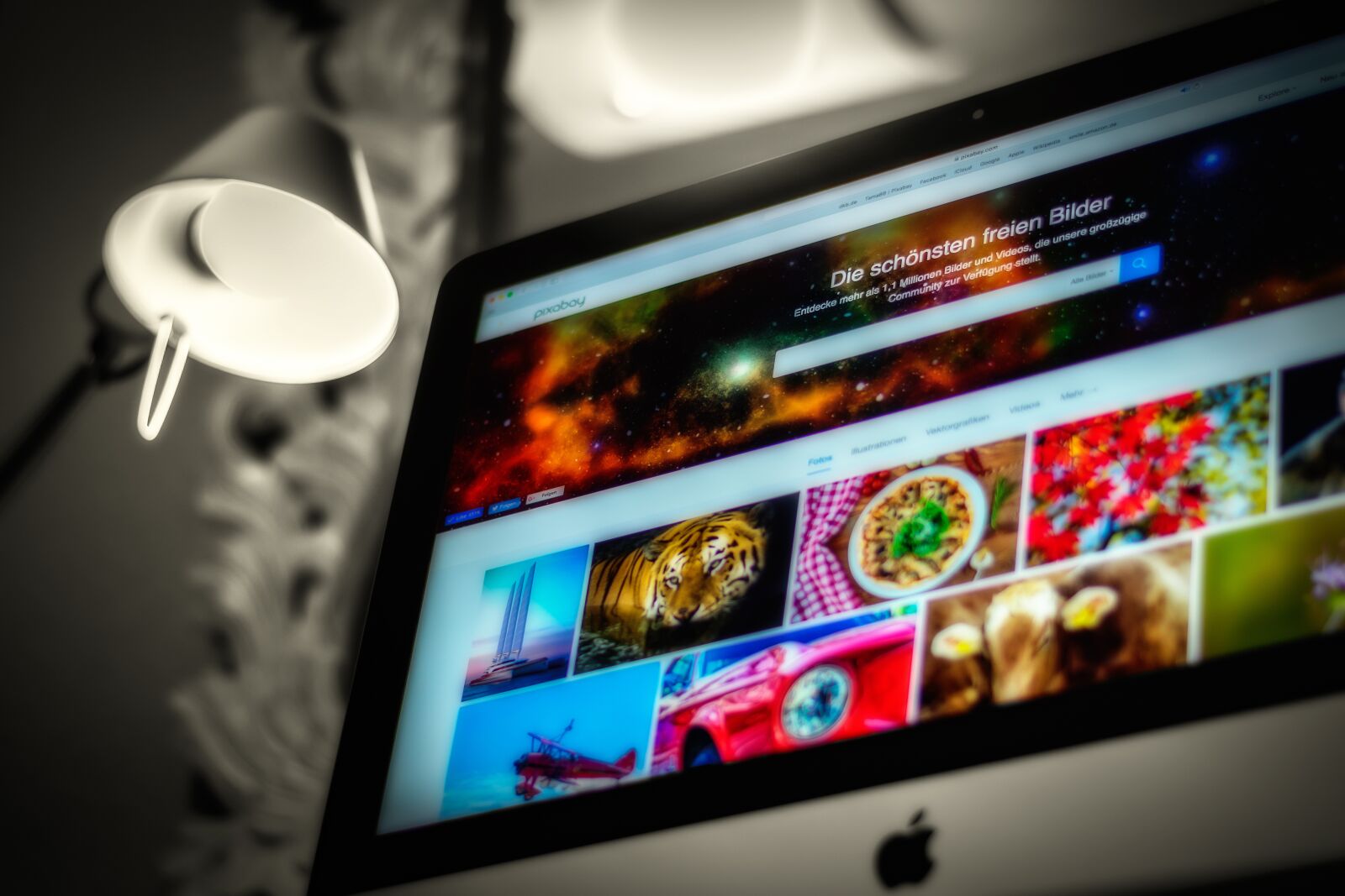 Nikon D3300 sample photo. Pixabay, imac, apple photography