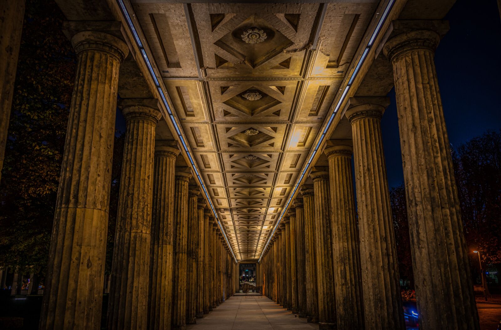 Sony a7 II + Sony FE 28-70mm F3.5-5.6 OSS sample photo. Night photograph, long exposure photography