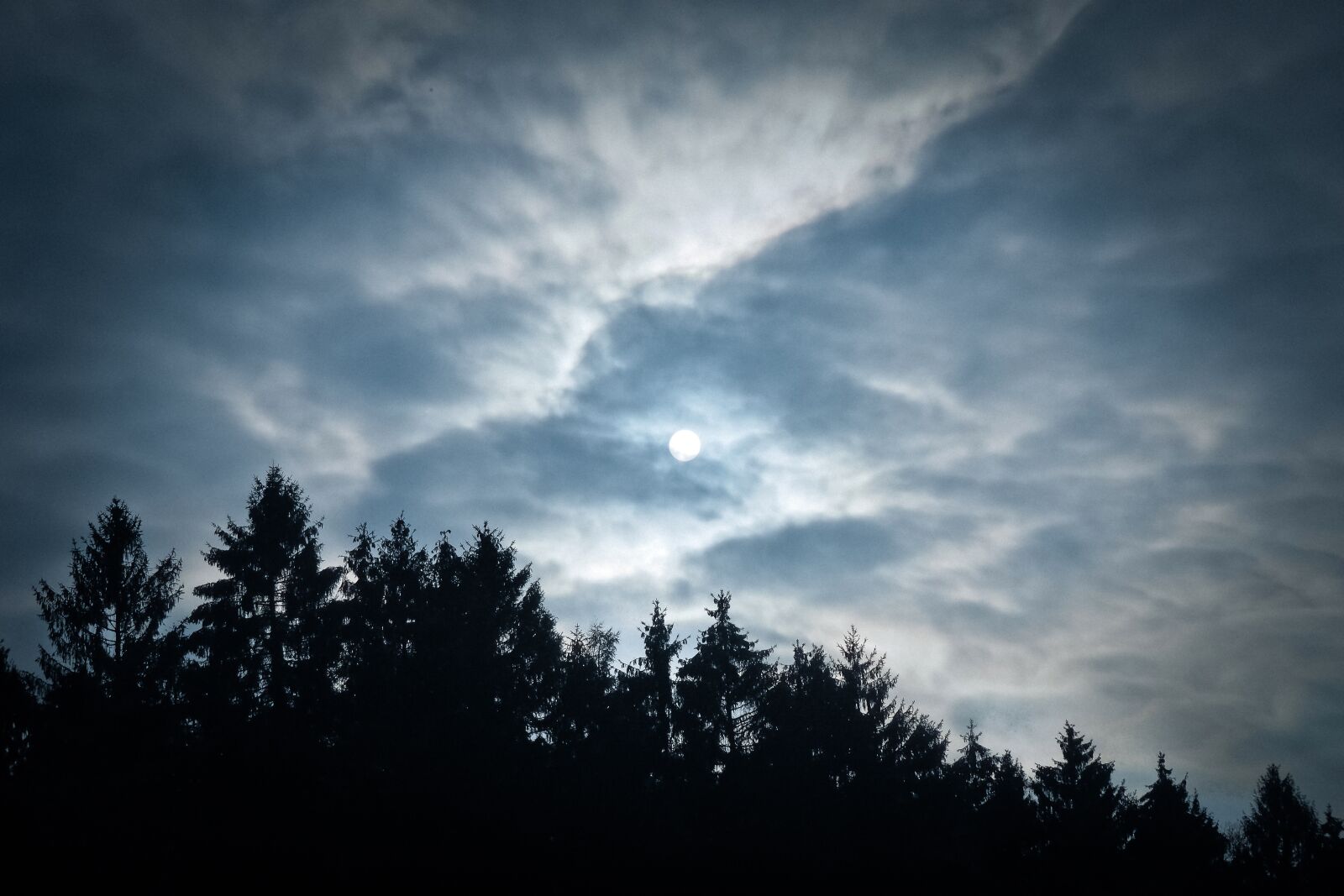 Olympus OM-D E-M10 sample photo. Landscape, sky, clouds photography