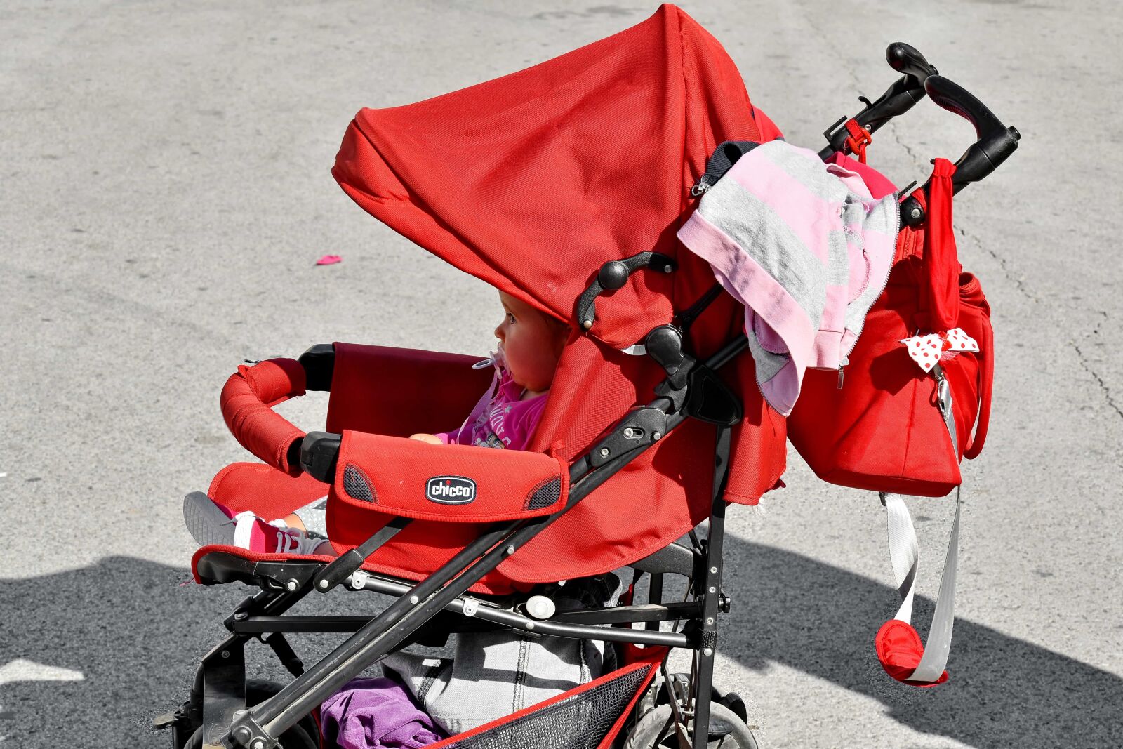 Nikon D5500 sample photo. Baby, cart, innocence, pavement photography