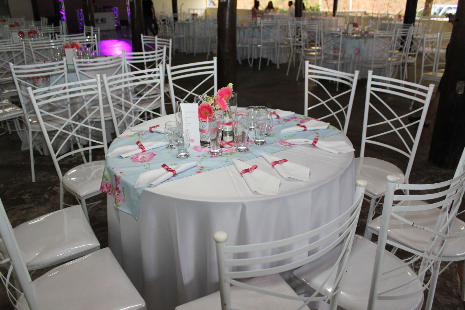 Canon EOS 550D (EOS Rebel T2i / EOS Kiss X4) sample photo. Artificial, flowers, beach, wedding photography