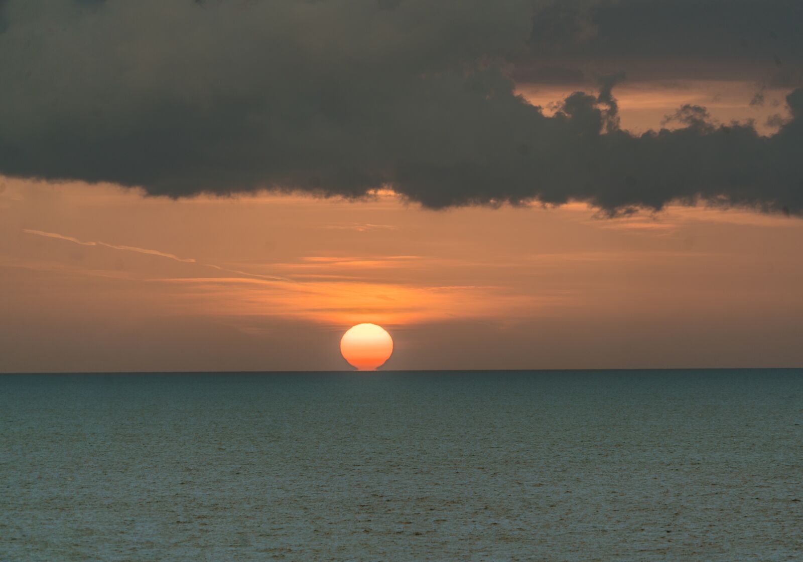 Sony FE 24-240mm F3.5-6.3 OSS sample photo. Seascape, sunset, sea photography