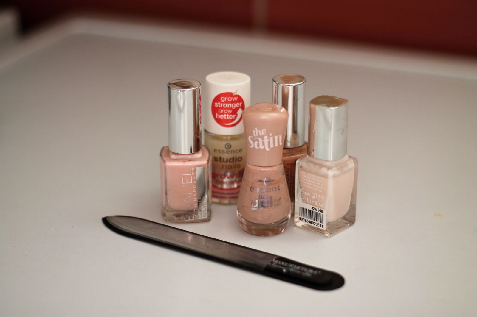 Canon EF 50mm F1.8 II sample photo. Nail polish, nails, manicure photography